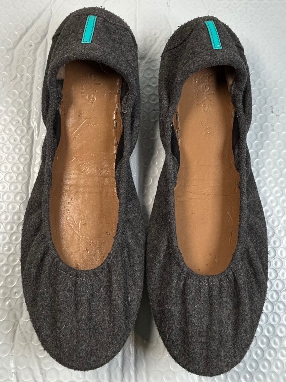 Tieks Gray Vegan Wool Foldable Ballet Flats Womens Sz 11 (insoles cracking deep)